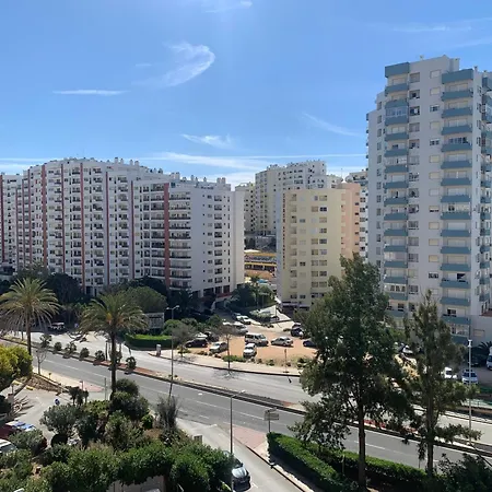 Aconchegante, Da Rocha Портіман