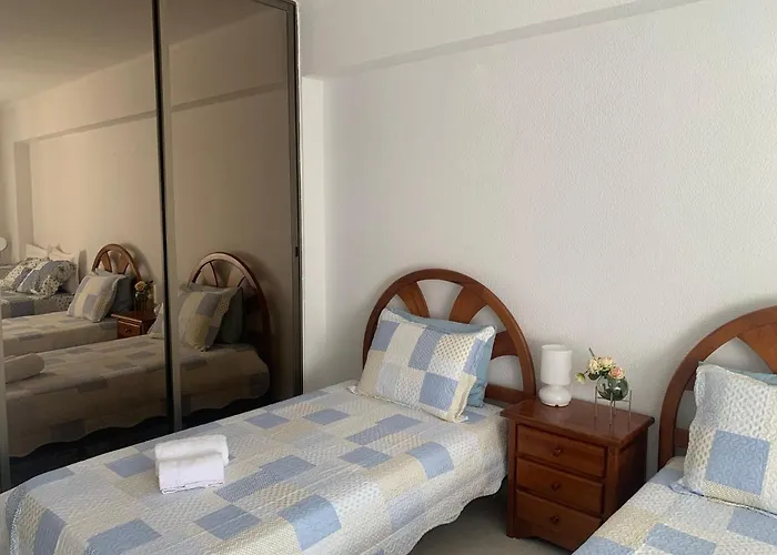 Aconchegante, Da Rocha