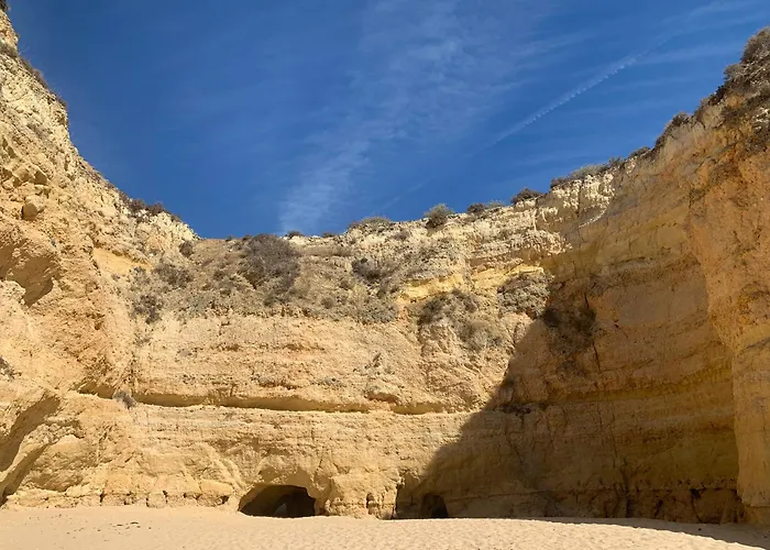 Aconchegante, Da Rocha